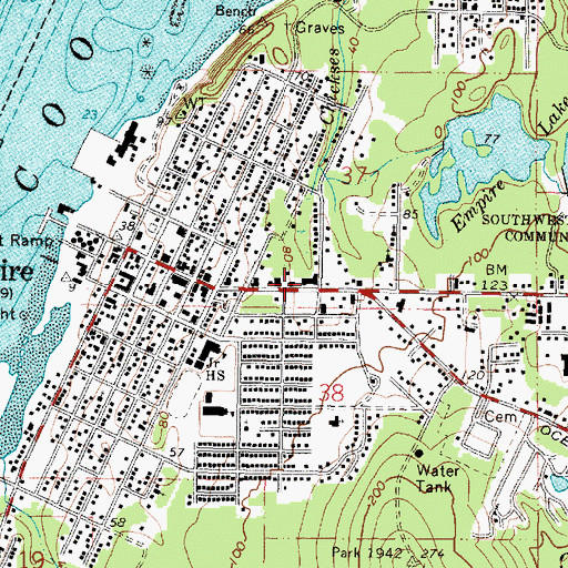 Topographic Map of On Broadway Thespians Dinner Theatre, OR