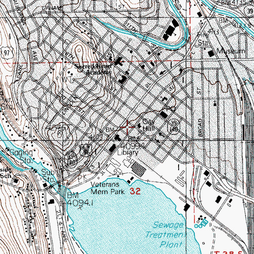 Topographic Map of Klamath Falls City Hall, OR