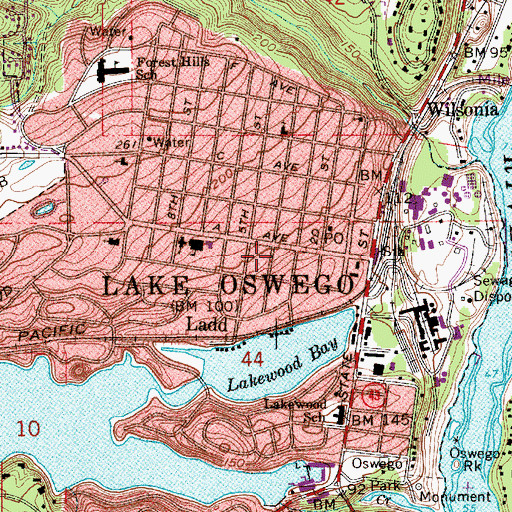 Topographic Map of Lake Oswego Municipal Court, OR
