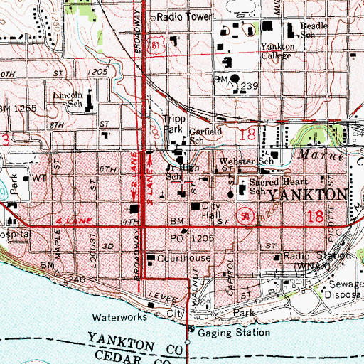 Topographic Map of Yankton Community Library, SD