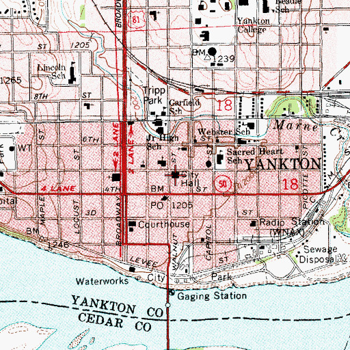 Topographic Map of Yankton City Hall, SD