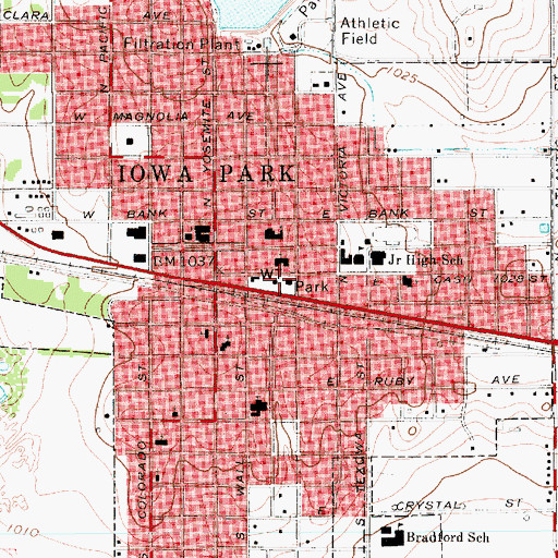Topographic Map of Iowa Park Post Office, TX