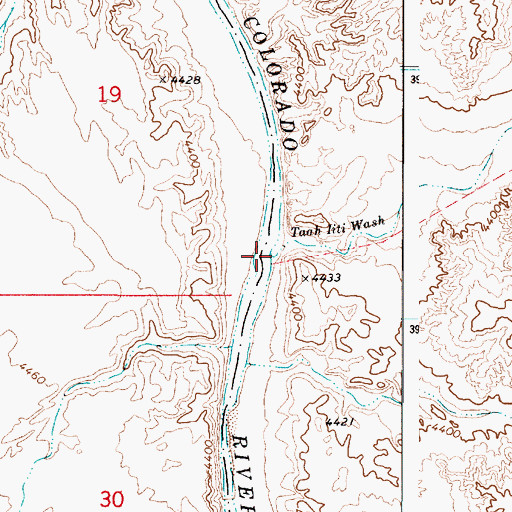 Topographic Map of Taah Iiti Wash, AZ
