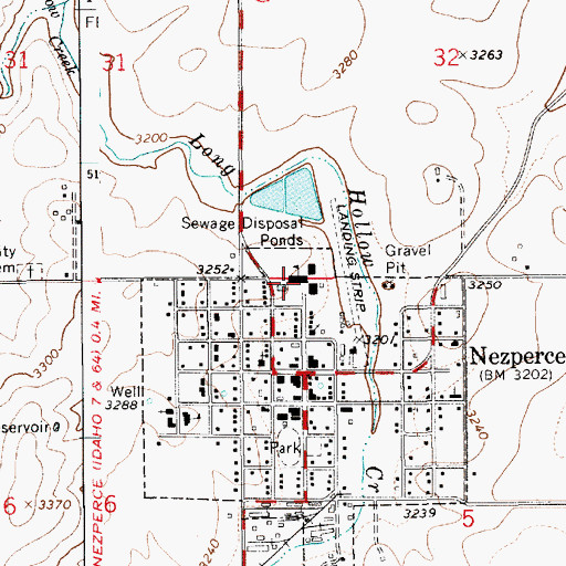Topographic Map of Nezperce Junior - Senior High School, ID