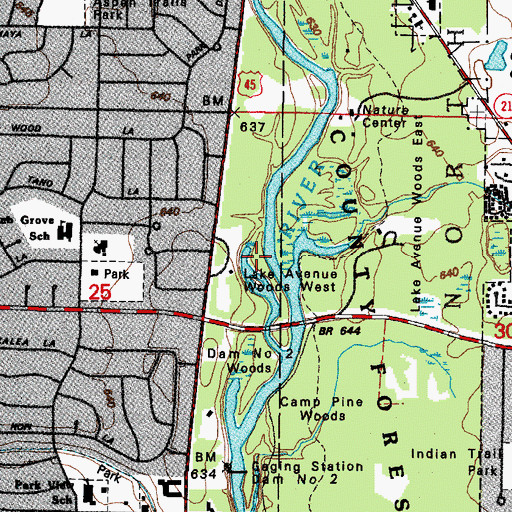 Topographic Map of Lake Avenue Woods West, IL