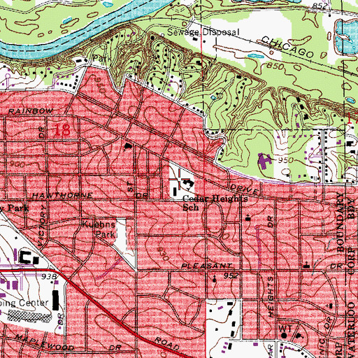Topographic Map of Cedar Heights Elementary School, IA