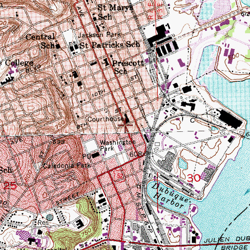 Topographic Map of Dubuque, IA