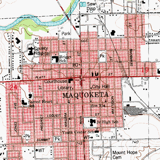 Topographic Map of Maquoketa, IA