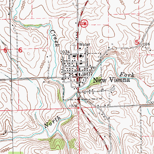 Topographic Map of New Vienna, IA