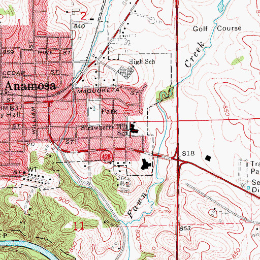 Topographic Map of Strawberry Hill Elementary School, IA