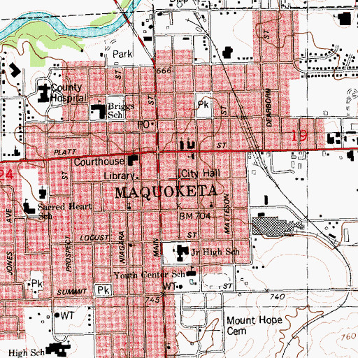Topographic Map of Maquoketa City Hall, IA