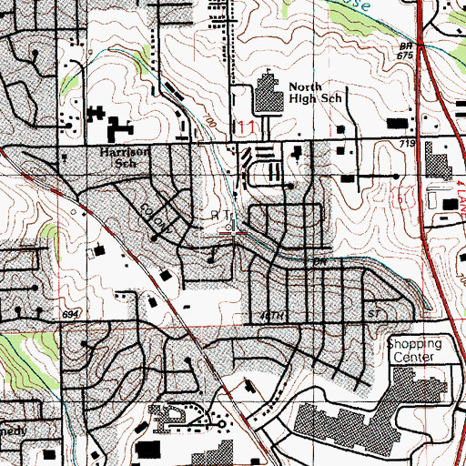 Topographic Map of KFQC-AM (Davenport), IA
