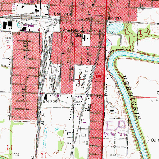 Topographic Map of Elmwood Cemetery, KS