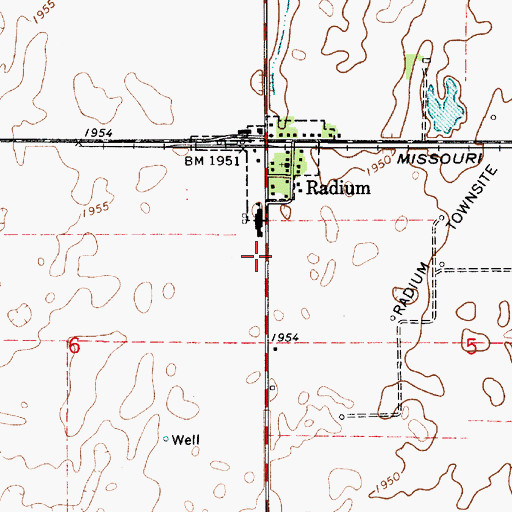 Topographic Map of Radium Elementary School, KS
