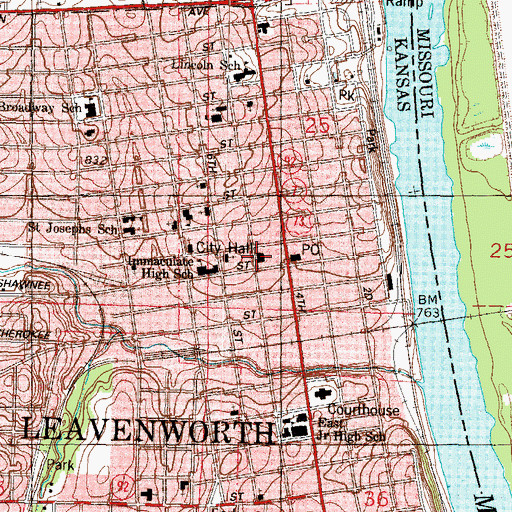 Topographic Map of Leavenworth City Hall, KS