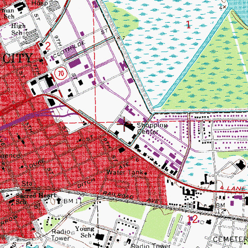 Topographic Map of Colonial Plaza Shopping Center, LA