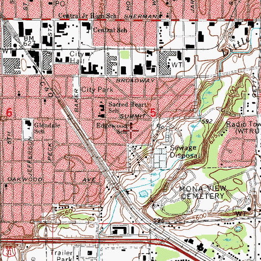 Topographic Map of Edgewood Elementary School, MI