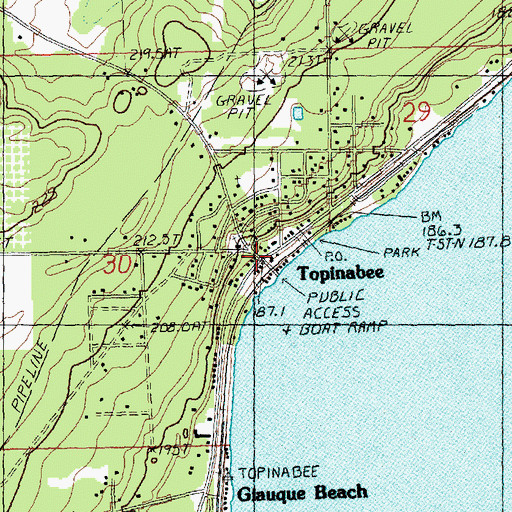 Topographic Map of Giauque Beach, MI