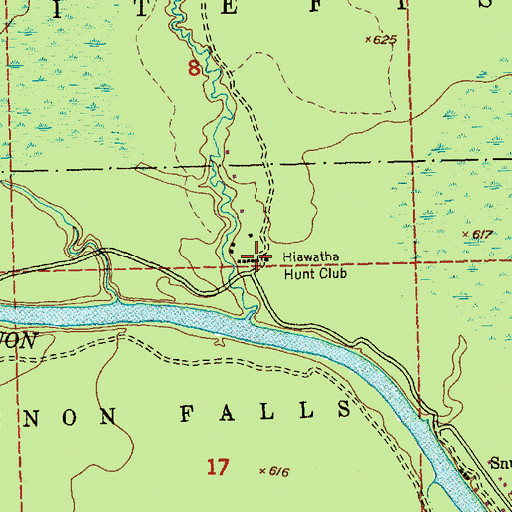 Topographic Map of Hiawatha Hunt Club, MI