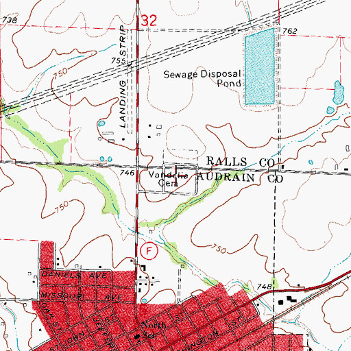Topographic Map of Vandalia Cemetery, MO