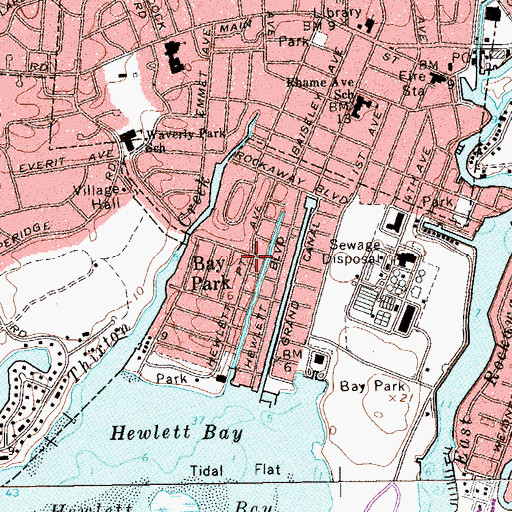 Topographic Map of Bay Park, NY