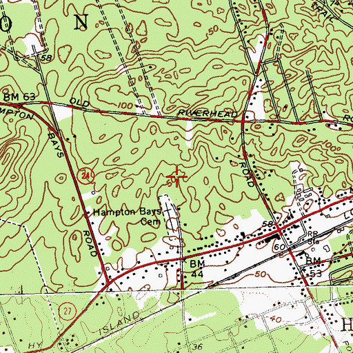 Topographic Map of Hampton Bays Cemetery, NY