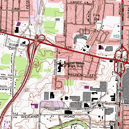 Topographic Map of Hoover Drive Junior High School, NY