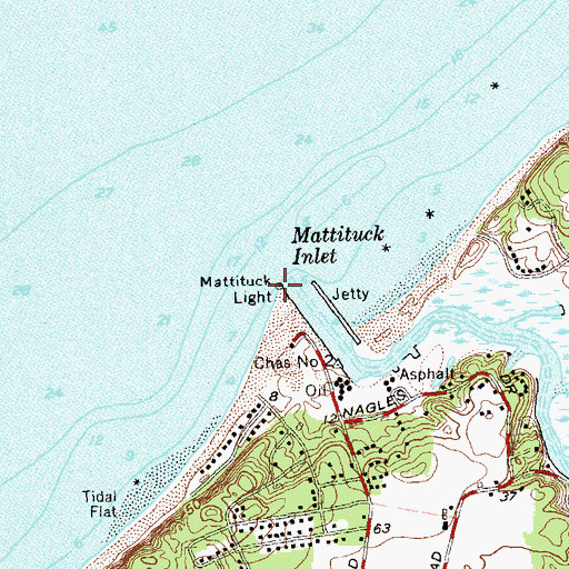 Topographic Map of Mattituck Light, NY