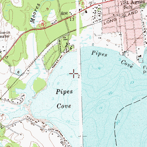 Topographic Map of Pipes Cove, NY